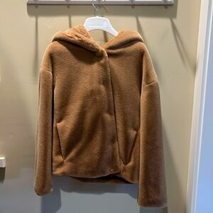 United Colors of Bentton Soft, plush tan cropped coat